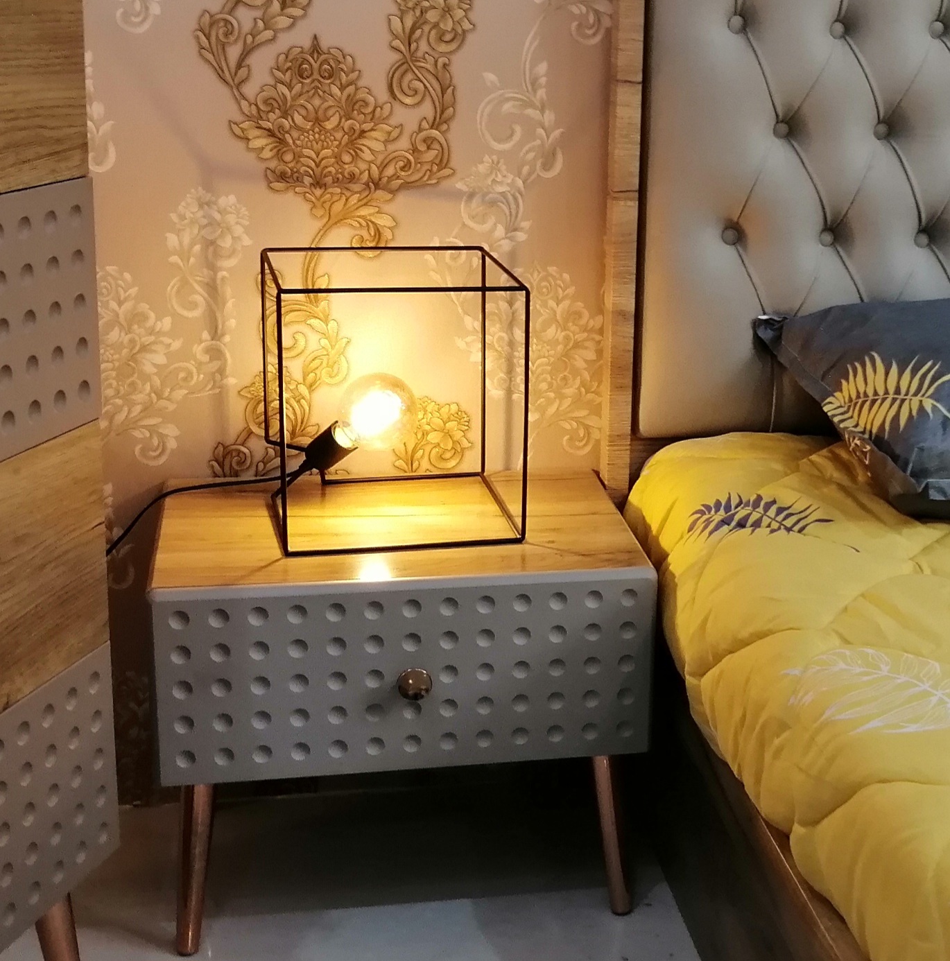 اباژور رومیزی R116
