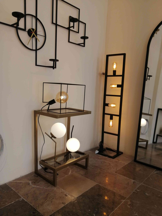 اباژور مدرن فلزی خاص کنار سالنی R111