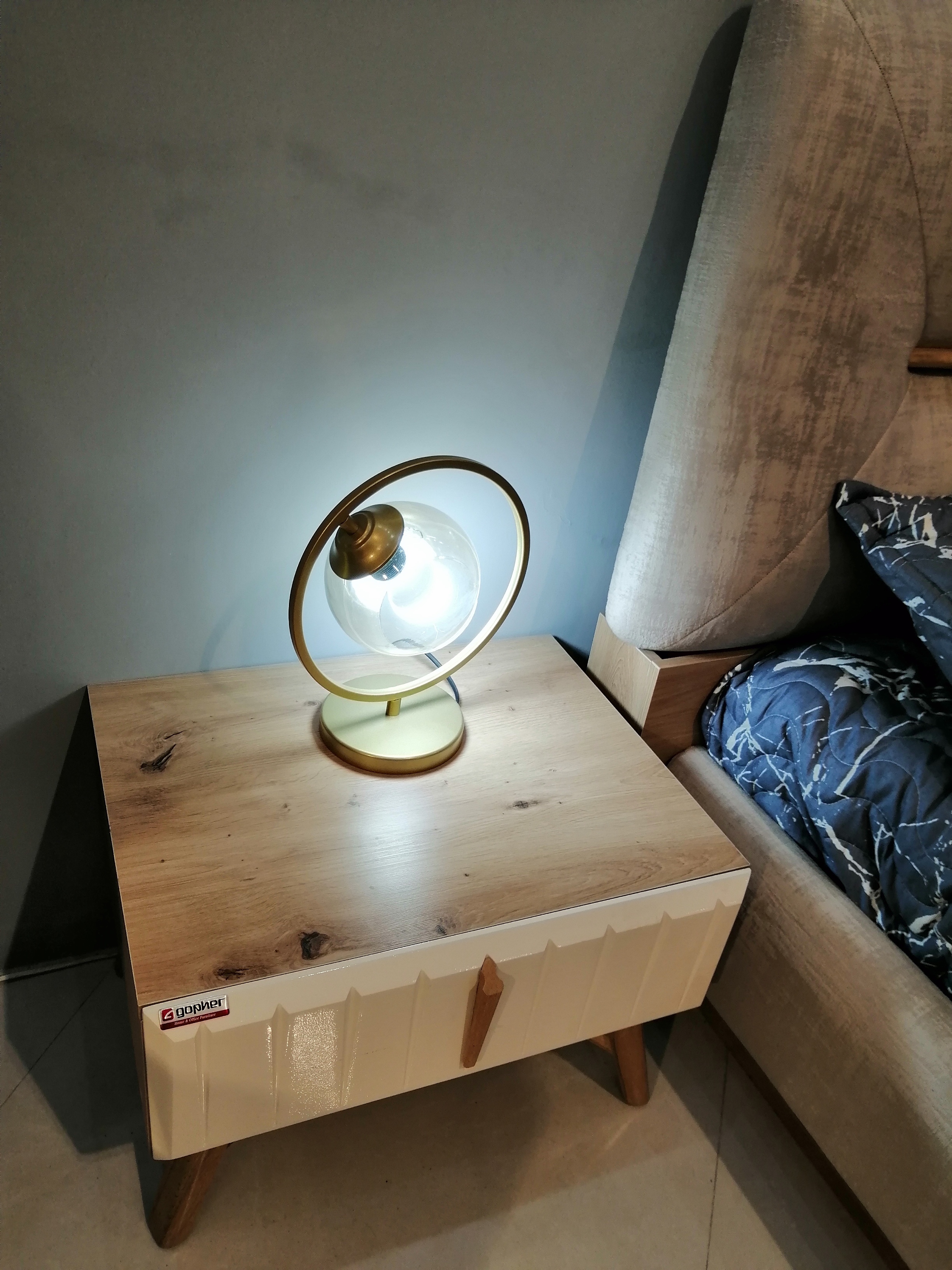 اباژور مدرن رومیزی R120