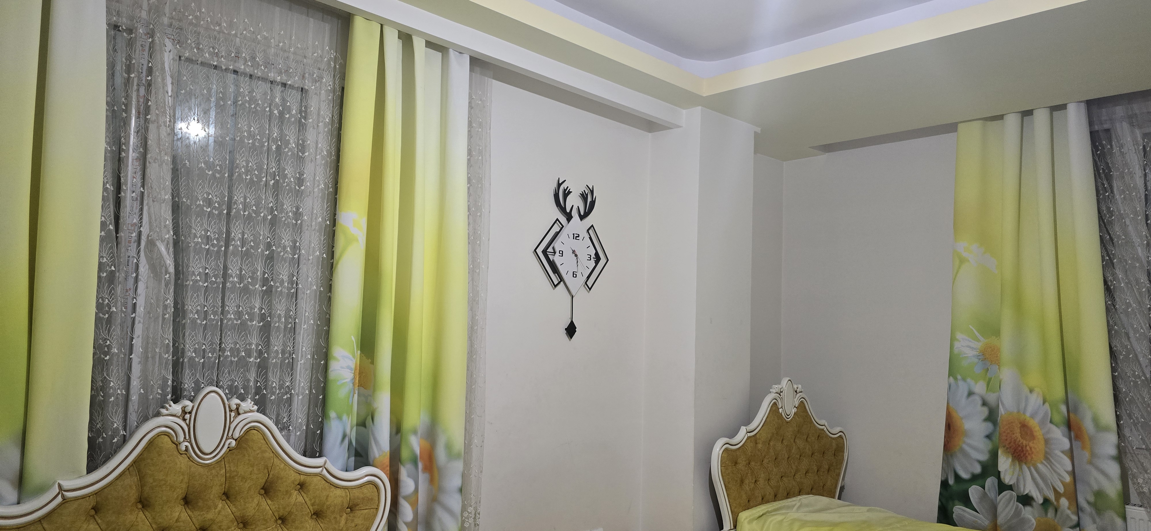 ساعت دیواری مدرن فلزی و تلفیق چوب لاکچری زیباوجدیدH290